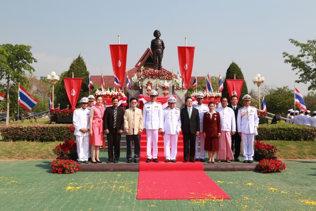 คณาจารย์ มร.ชม. ร่วมพิธีถวายสักการะพระราชอนุสาวรีย์ สมเด็จพระศรีนครินทราบรมราชชนนี กองกำกับการตำรวจตระเวนชายแดนที่ 33 อำเภอสันทราย จังหวัดเชียงใหม่