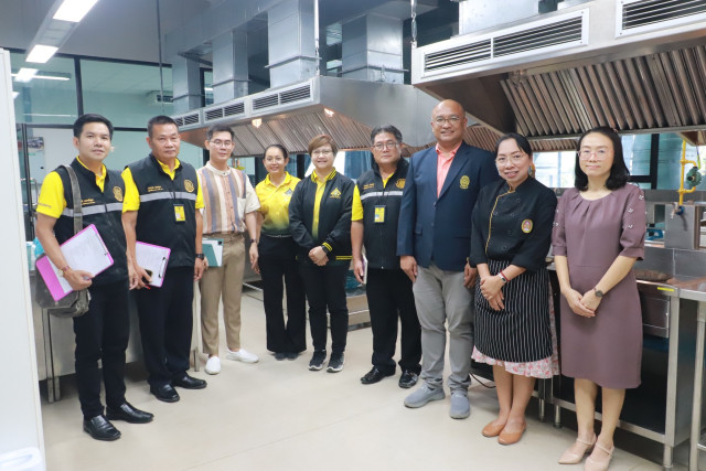 คณะวิทยาศาสตร์และเทคโนโลยี  ม.ราชภัฏเชียงใหม่  ร่วมต้อนรับผู้ตรวจประเมินห้องปฏิบัติการการประกอบอาหาร สถาบันพัฒนาฝีมือแรงงาน 19 เชียงใหม่