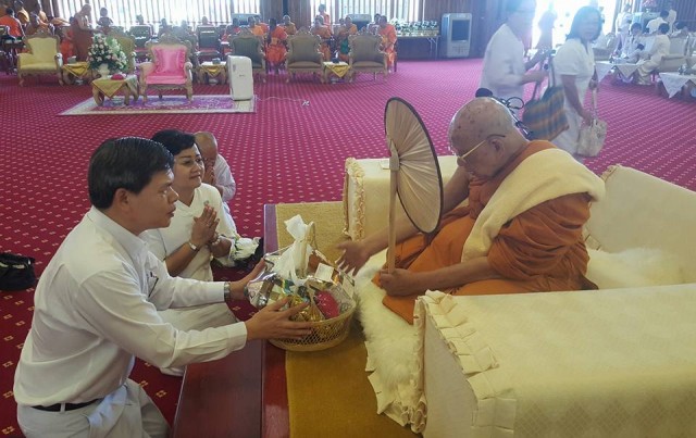 ผู้บริหาร มร.ชม. แสดงมุทิตาจิตและร่วมพิธีสมโภชหิรัญบัฏ