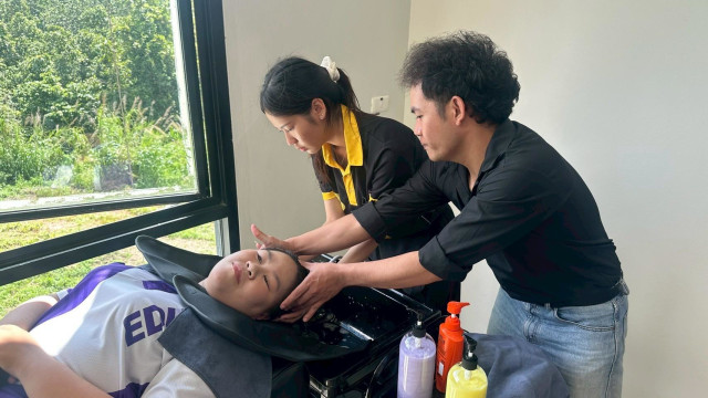 ม.ราชภัฏเชียงใหม่ จัดกิจกรรมเสริมวิชาชีพแก่นักศึกษาครู  เรียนรู้ทักษะการเป็นช่างทำผมมืออาชีพ