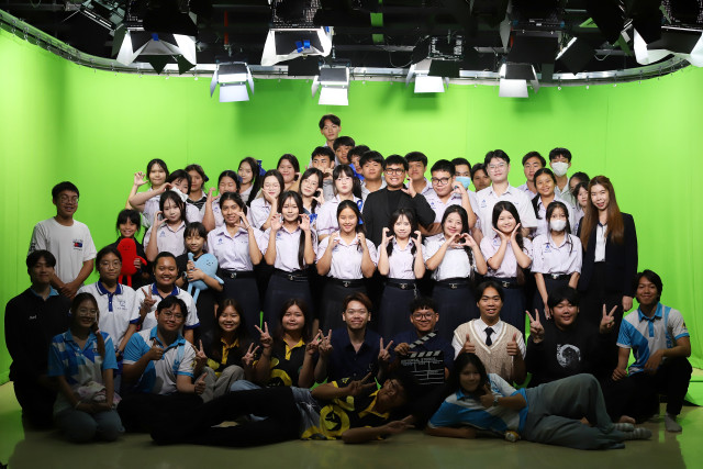 เปิดโลก FMS!  ต้อนรับน้อง ๆ จากแม่ริมวิทยา สู่ประสบการณ์มหาวิทยาลัย ลุยห้องสตูดิโอ–ห้องปฏิบัติการสื่อ สัมผัสการเรียนรู้จริง เติมแรงบันดาลใจสู่เส้นทางอนาคต
