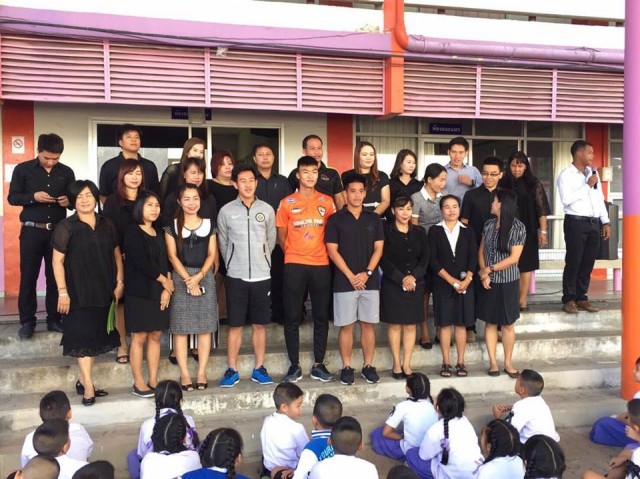 ศิษย์เก่ารั้วสาธิต มร.ชม. เยือน รร. แนะรุ่นน้องสู่เส้นทางนักกีฬา