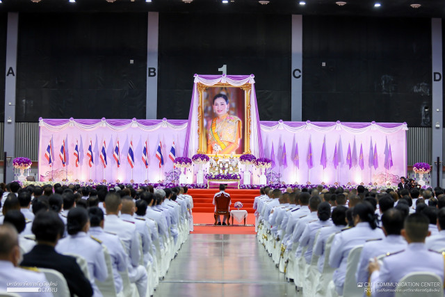 มหาวิทยาลัยราชภัฏเชียงใหม่ ร่วมประกอบพิธีทำบุญตักบาตรถวายพระราชกุศลและพิธีถวายเครื่องราชสักการะและจุดเทียนถวายพระพรชัยมงคล สมเด็จพระนางเจ้าฯ พระบรมราชินี เนื่องในโอกาสวันเฉลิมพระชนมพรรษา
