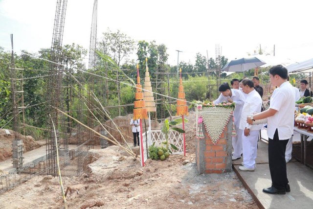 มร.ชม. วางศิลาฤกษ์ก่อสร้างลานพระพิฆเนศวร 90 ปี