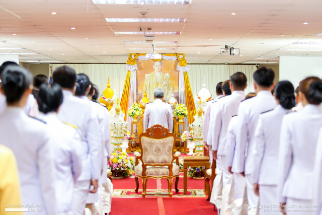 มหาวิทยาลัยราชภัฏเชียงใหม่ จัดพิธีวางพานพุ่มดอกไม้เนื่องในวันคล้ายวันพระบรมราชสมภพ พระบาทสมเด็จพระบรมชนกาธิเบศร มหาภูมิพลอดุลยเดชมหาราช บรมนาถบพิตร วันชาติ และวันพ่อแห่งชาติ 5 ธันวาคม 2567