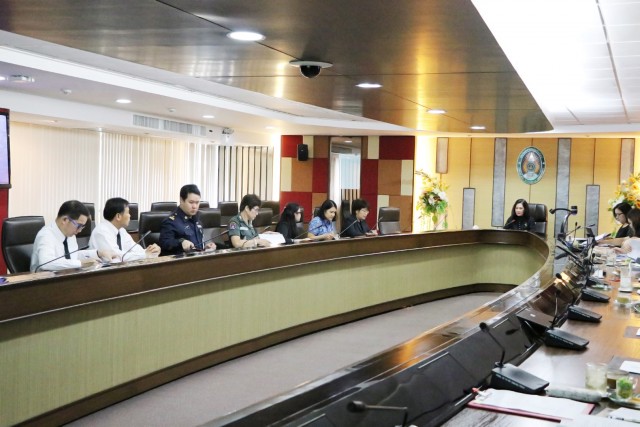 มร.ชม. จัดประชุมคณะทำงานฝ่ายต้อนรับและรับรอง พิธีถวายดอกไม้จันทน์ของจังหวัดเชียงใหม่  ในวันพระราชพิธีถวายพระเพลิงพระบรมศพพระบาทสมเด็จพระปรมินทรมหาภูมิพลอดุลยเดช