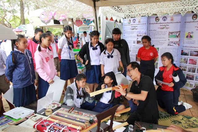 สำนักศิลปะและวัฒนธรรม  มร.ชม. ร่วมจัดนิทรรศการ ใบลานและพับสา
