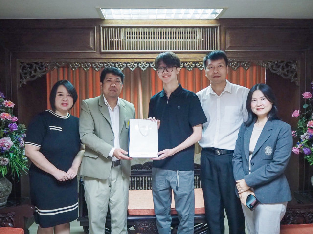 ผู้บริหารมหาวิทยาลัยราชภัฏเชียงใหม่ ต้อนรับนักศึกษาฝึกประสบการณ์วิชาชีพจาก Temasek Polytechnic ประเทศสิงคโปร์