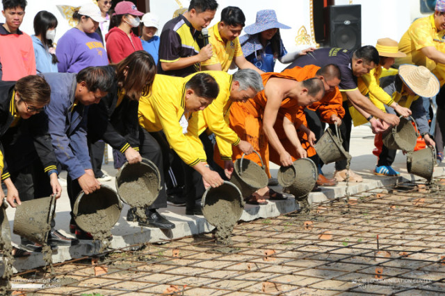 ชาวราชภัฏเชียงใหม่ รวมพลังศรัทธา ร่วมบุญใหญ่  สร้างลานองค์พระมหาเจดีย์ และบันไดแห่งความดี100ปี ราชภัฏเชียงใหม่ เป็นปฐมฤกษ์