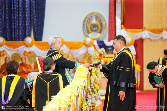 ประธานองคมนตรี เป็นผู้แทนพระองค์ไปในพิธีพระราชทานปริญญาบัตร แก่ผู้สำเร็จการศึกษาจากมหาวิทยาลัยราชภัฏในเขตภาคเหนือตอนบน ประจำปีการศึกษา 2566