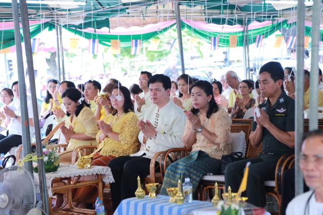 ผู้บริหาร มร.ชม. ร่วมพิธีทำบุญเมืองเชียงใหม่ครบรอบ720ปี ประเพณีทำบุญเมืองเชียงใหม่ ประจำปี 2559                         