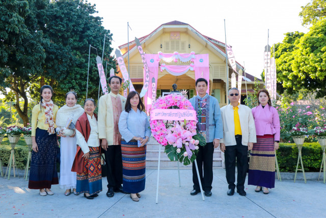 ผู้บริหาร คณาจารย์ และบุคลากร ม.ราชภัฏเชียงใหม่ ร่วมพิธีวางพวงมาลา  เนื่องในงานวันพระราชชายาเจ้าดารารัศมี ประจำปี 2562