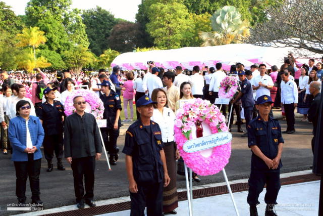 ผู้บริหาร และบุคลากร มร.ชม. ร่วมพิธีวางพวงมาลาถวายสักการะพระราชชายาเจ้าดารารัศมี ประจำปี 2568