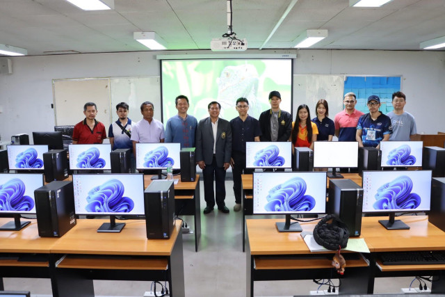 คณะมนุษยศาสตร์และสังคมศาสตร์ มร.ชม. ติดตั้งคอมพิวเตอร์  เตรียมความพร้อมต้อนรับเปิดเทอม ปีการศึกษา 2568 