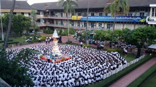 คณะมนุษยศาสตร์ฯ จุดเทียนผูกด้ายสายสัมพันธ์ รับขวัญน้องใหม่สู่อ้อมอก