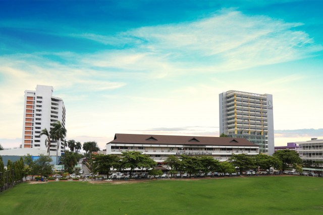 สภามหาวิทยาลัยราชภัฏเชียงใหม่ อนุมัติปริญญากิตติมศักดิ์ ประจำปีการศึกษา 2558