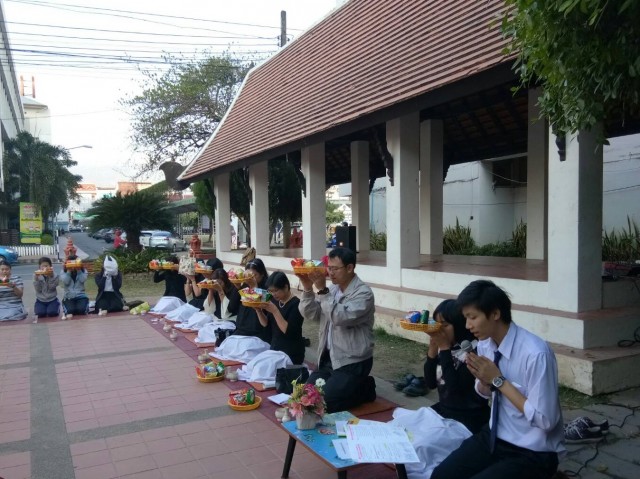 ชาวรั้วดำเหลืองร่วมฟังธรรมะประจำสัปดาห์ ปลูกฝังคนรุ่นใหม่ร่วมทำนุบำรุงพระพุทธศาสนา