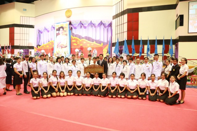คณะผู้บริหารและนักศึกษา มร.ชม. ร่วมประกอบพิธีวันแม่แห่งชาติ 2559