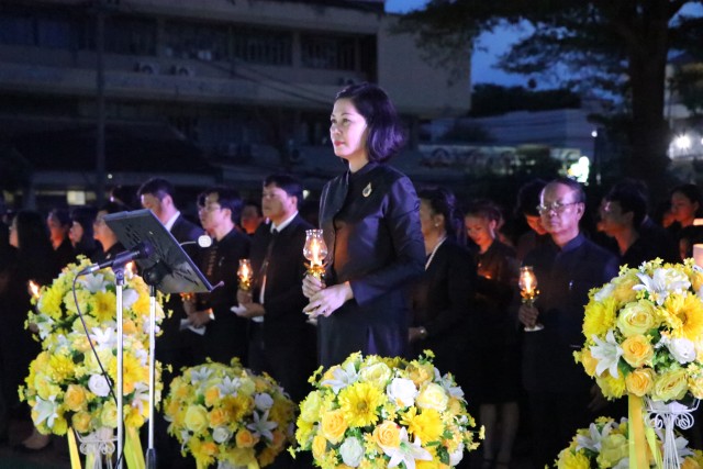มร.ชม. จัดพิธีจุดเทียนแสดงความอาลัย “ราชภัฏเชียงใหม่ร้อยดวงใจ แสดงความอาลัยถวายแด่พ่อหลวงของแผ่นดิน”