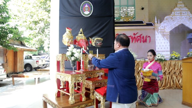 มร.ชม. ร่วมสืบสานศิลปะการแสดงไทย จัดการแสดง “วิพิธทัศนาเลิศล้ำวัฒนธรรมคู่ชาติไทยประจำปี 2558”