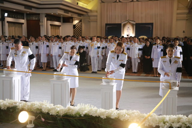 ผู้บริหาร ม.ราชภัฏเชียงใหม่ ร่วมพิธีถวายน้ำสรงพระศพเบื้องหน้าพระรูป สมเด็จพระเจ้าลูกเธอ เจ้าฟ้าพัชรกิติยาภา นเรนทิราเทพยวดี กรมหลวงราชสาริณีสิริพัชร มหาวัชรราชธิดา