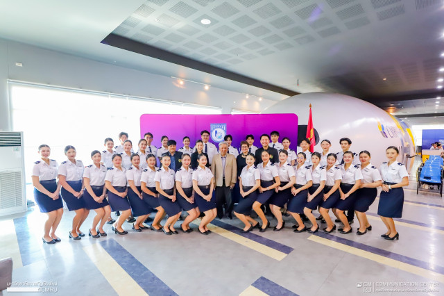 วิทยาลัยนานาชาติ มหาวิทยาลัยราชภัฏเชียงใหม่ จัดพิธีประดับอินทรธนู นักศึกษาสาขาการจัดการธุรกิจการบิน ประจำปี 2568