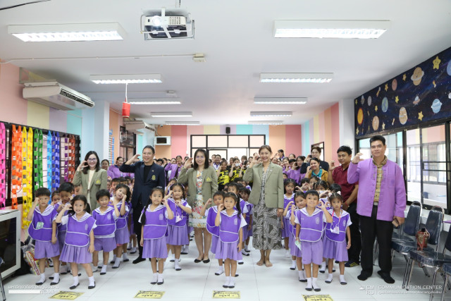 มร.ชม. จัดนิทรรศการเรียนรู้สู่การลดคาร์บอนเป็นศูนย์ สร้างจิตสำนึกเยาวชนร่วมดูแลสิ่งแวดล้อม