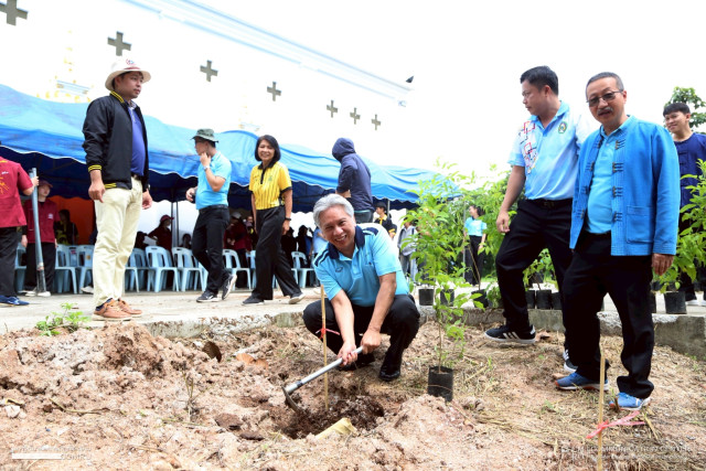 ผู้บริหาร คณาจารย์ บุคลากร และนักศึกษา ม.ราชภัฏเชียงใหม่ ร่วมกิจกรรมปลูกต้นไม้ถวายเป็นพุทธบูชา