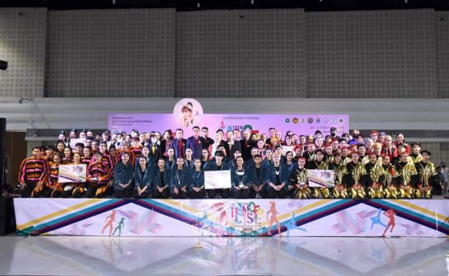 ทีมนักเต้น รร.สาธิต - ม.ราชภัฏเชียงใหม่ คว้ารางวัล TO BE NUMBER ONE TEEN DANCERCISE THAILAND CHAMPIONSHIP 2021  ได้เป็นตัวแทนภาคเหนือเข้าแข่งขันรอบชิงแชมป์ระดับประเทศทั้ง 3 รุ่น