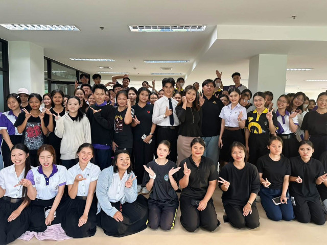 ม.ราชภัฏเชียงใหม่ จัดกิจกรรมเสริมวิชาชีพ ภายใต้โครงการผลิตและพัฒนาครู CMRU Model  เรียนรู้ทักษะการเป็นช่างแต่งหน้า - ทำผม มืออาชีพ