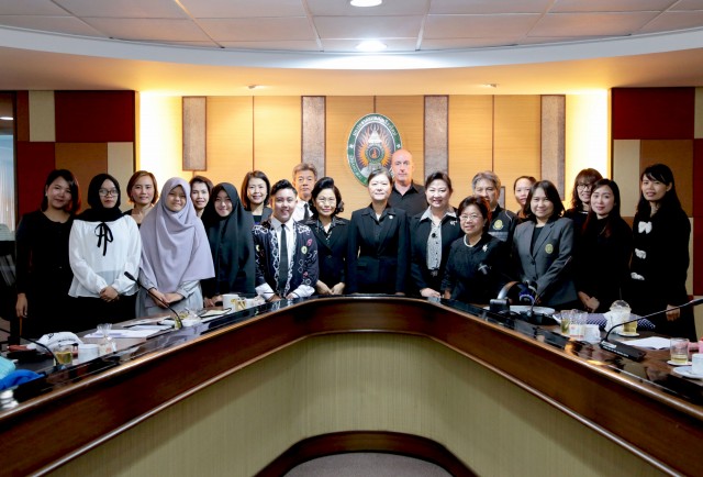 สำนักงานวิเทศสัมพันธ์ มร.ชม. จัดพิธีปฐมนิเทศนักศึกษาจากต่างแดน โครงการแลกเปลี่ยนนักศึกษาครู (SEA-Teacher Project)