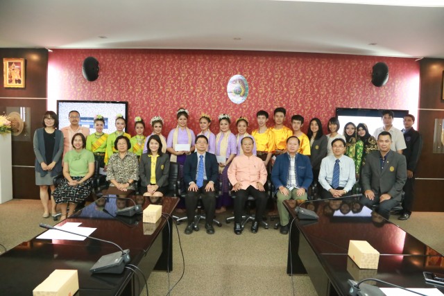 มร.ชม.จัดพิธีมอบทุนการศึกษาโครงการพัฒนานักศึกษาฯ ด้านภาษาอารบิกและตะวันออกกลางศึกษา
