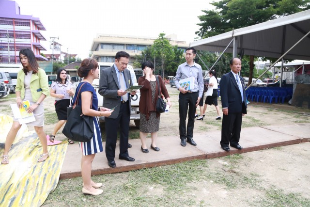 นายกสภามหาวิทยาลัยและอธิการบดี เยี่ยมชมการเตรียมงานในวันสุดท้ายกับงาน “7 ทศวรรษกษัตราทรงครองไทย ราชภัฏเชียงใหม่เทิดไท้ปิ่นราชัน”