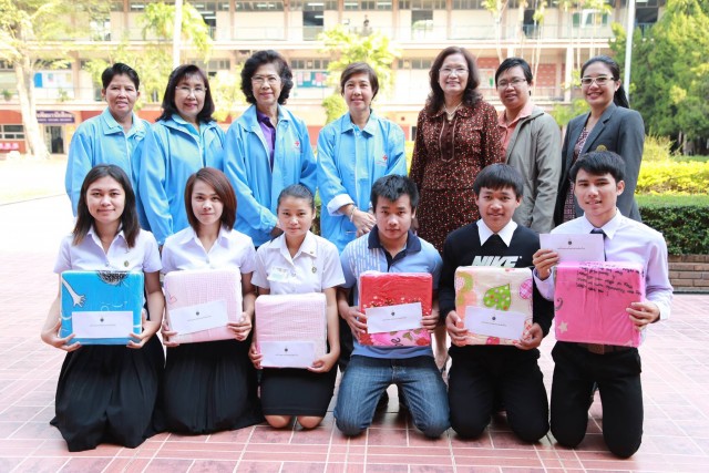 นายกเหล่ากาชาด ชม. ตรวจเยี่ยมดูแลนักเรียนในพระราชานุเคราะห์ สมเด็จพระเทพรัตนราชสุดาฯ