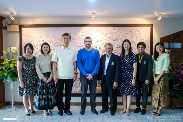 ผู้บริหารและคณาจารย์ มร.ชม. ต้อนรับอาจารย์จาก English Language Fellow Program
