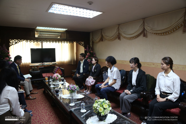 ผู้บริหาร มร.ชม. ต้อนรับ Mr.Kazuya Suzuki, Chief Representative JICA Thailand Office  ในโอกาสติดตามโครงการความร่วมมืออาสาสมัครญี่ปุ่น