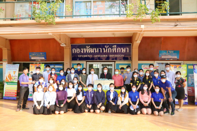 กองพัฒนานักศึกษา มหาวิทยาลัยราชภัฏเชียงใหม่ ห่วงใยสุขภาพช่วงฤดูหมอกควัน  มอบหน้ากากอนามัยแก่นักศึกษา