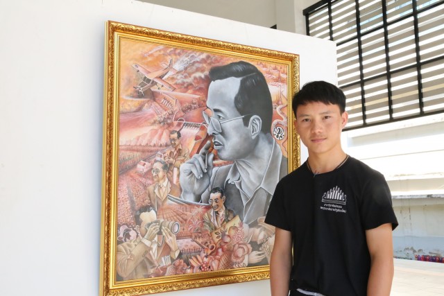 นักศึกษาสาขาศิลปศึกษา มร.ชม. จัดนิทรรศการ “พ่อหลวงของเรา”  ถวายความอาลัยแสดงความจงรักภักดีในหลวงรัชกาลที่ 9