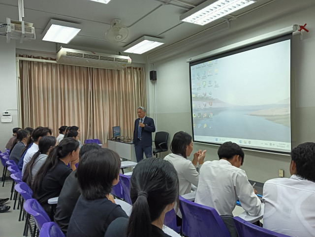 มร.ชม. ประชุมนักศึกษาทุนครูรัก(ษ์)ถิ่น  