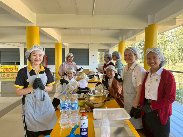 มร.ชม. เสริมทักษะอาชีพให้นักศึกษาสายครู  จัดกิจกรรม “ทำง่าย ขายได้จริง Level 1” เสริมทักษะอาชีพด้านการทำขนม
