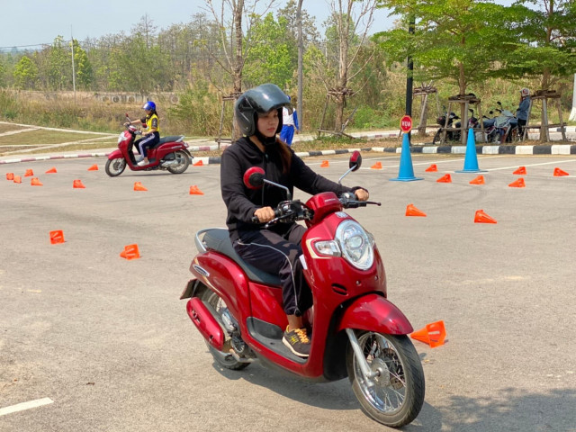 คณะครุศาสตร์ มร.ชม. จัดอบรมขับขี่ปลอดภัย ปฏิบัติตามกฎลดอุบัติเหตุ