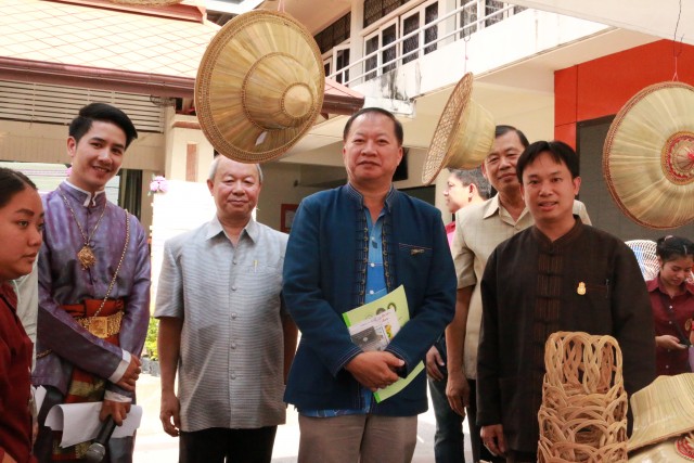 นศ.ภาควิชาการพัฒนาชุมชน (ภาคพิเศษ)  มร.ชม. จัดแสดงนิทรรศการฝึกประสบการณ์วิชาชีพ