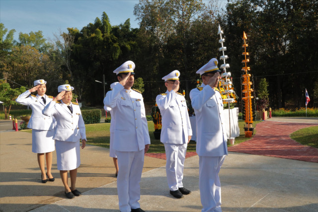  คณะผู้บริหาร มหาวิทยาลัยราชภัฏเชียงใหม่ ร่วมพิธีเนื่องในวันคล้ายวันสถาปนาค่ายนเรศวรมหาราช   