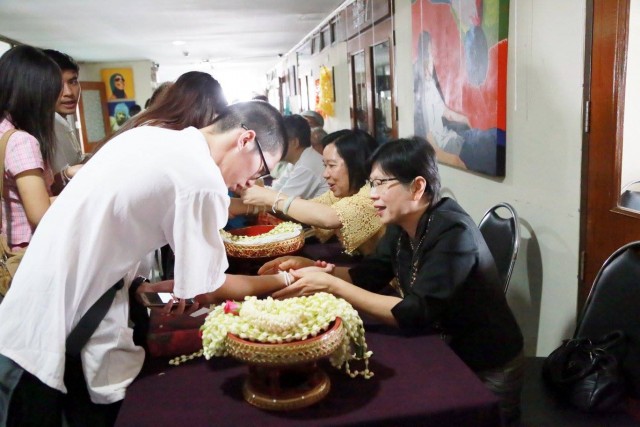 ต๋ามฮีตโตยฮอย รดน้ำดำหัว ผู้บริหารและคณาจารย์ บัณฑิตวิทยาลัย