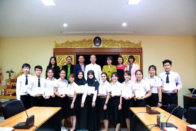 มร.ชม. จัดพิธีปัจฉิมนิเทศนักศึกษาทุนโครงการความร่วมมือ October 6 University รุ่นที่ 2