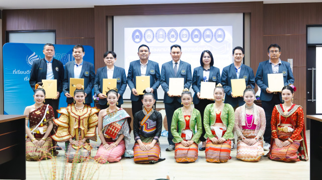 คณะครุศาสตร์ มร.ชม. ร่วมลงนาม MOU เครือข่ายคณะครุศาสตร์  8 มหาวิทยาลัยราชภัฏภาคเหนือ เสริมพลังความร่วมมือพัฒนาวิชาชีพครู