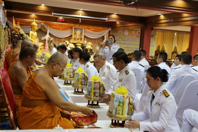 คณะผู้บริหารและบุคลากร มร.ชม. ร่วมพิธีเจริญพระพุทธมนต์สมโภชพระธาตุเจดีย์เจ็ดยอดและพระพุทธรูปสำคัญ  เพื่อถวายพระราชกุศลและเฉลิมพระเกียรติ สมเด็จพระเจ้าอยู่หัวมหาวชิราลงกรณ บดินทรเทพยวรางกูร