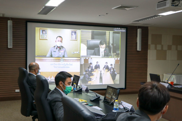 องคมนตรี ตรวจเยี่ยมการดำเนินงานโครงการยุทธศาสตร์  มหาวิทยาลัยราชภัฏเพื่อการพัฒนาท้องถิ่นของมหาวิทยาลัยราชภัฏเชียงใหม่