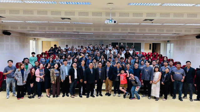 นักศึกษาสาขาวิชาการออกแบบผลิตภัณฑ์ ภาควิชาเทคโนโลยีอุตสาหกรรม  คณะวิทยาศาสตร์และเทคโนโลยี ม.ราชภัฏเชียงใหม่  คว้ารางวัลการแข่งขันทักษะวิชาการทางการออกแบบผลิตภัณฑ์  ของนักศึกษามหาวิทยาลัยราชภัฏกลุ่มภาคเหนือ ครั้งที่ 7