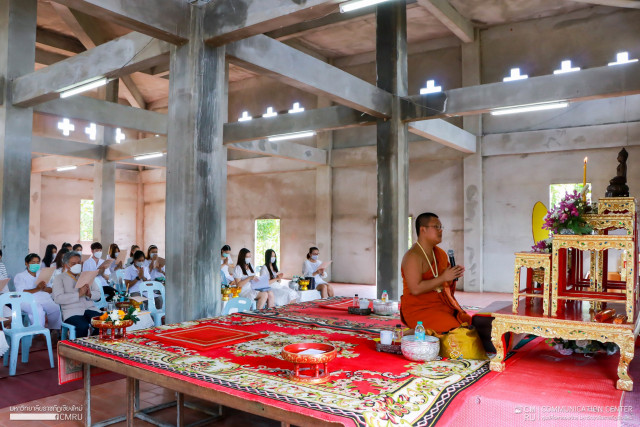 ม.ราชภัฏเชียงใหม่ จัดพิธีสวดมนต์บำเพ็ญภาวนา ณ องค์พระมหาธาตุเจดีย์ ศูนย์แม่ริม